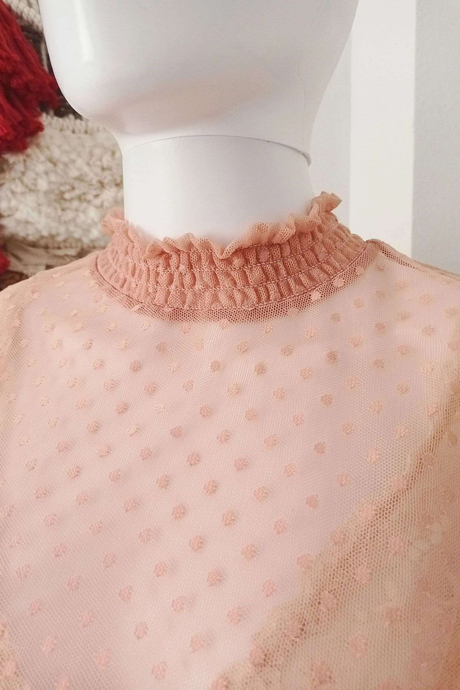 Halftransparante tuleblouse met T.M kanten top – photo 8